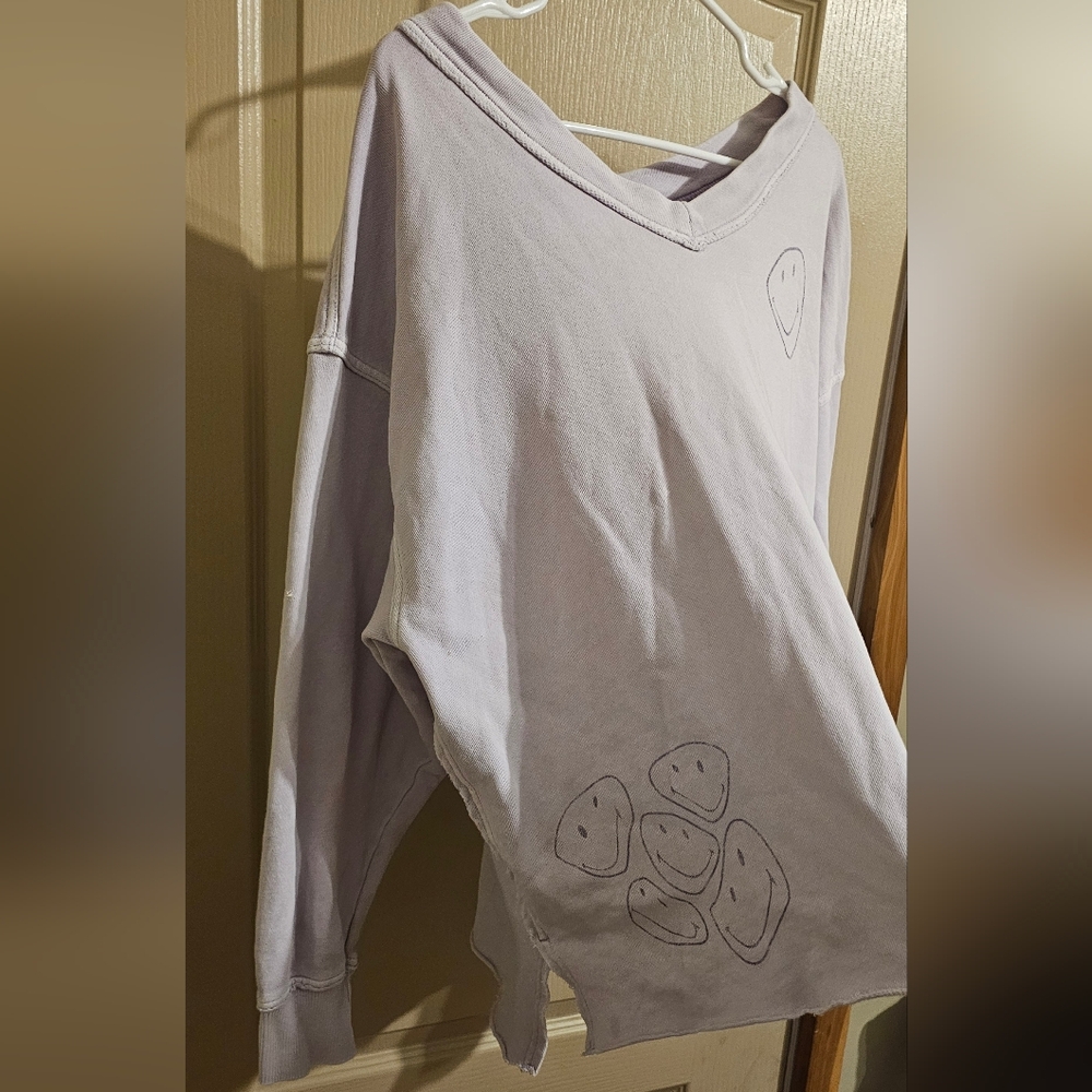 Aerie Smiley Purple Pullover V Neck Sweater Medium - Picture 3 of 7